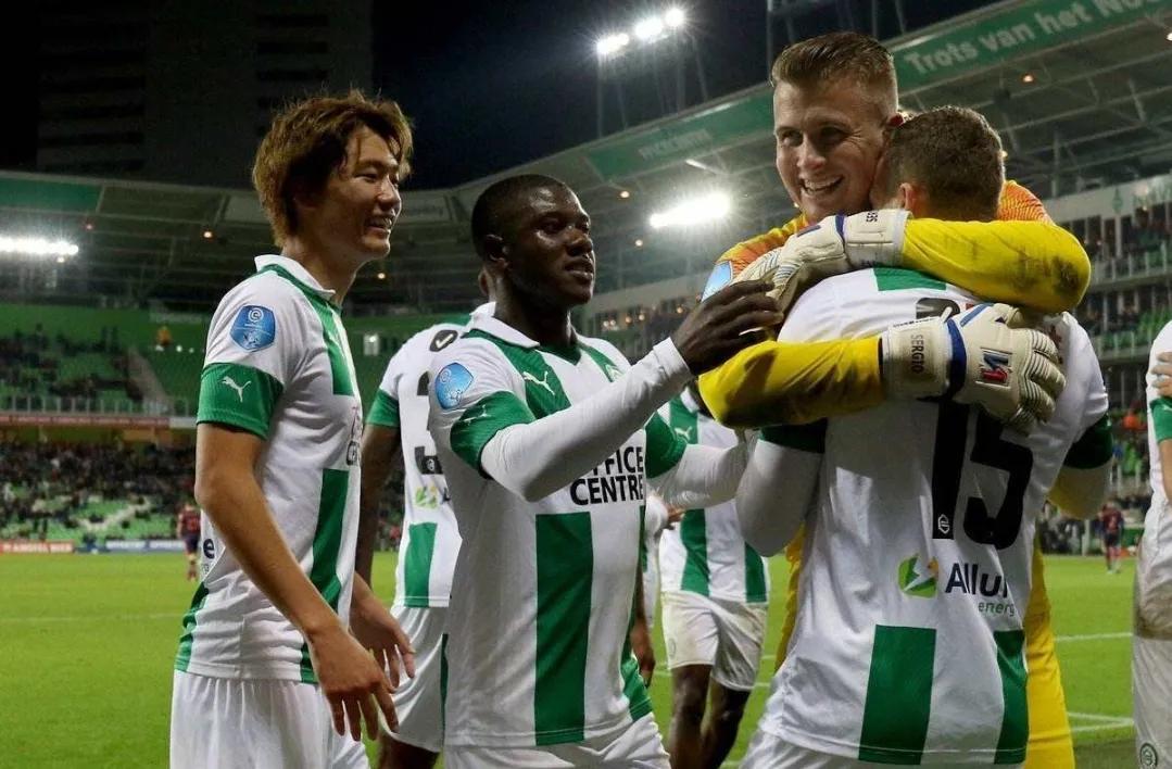 而这些年轻 而这些年轻