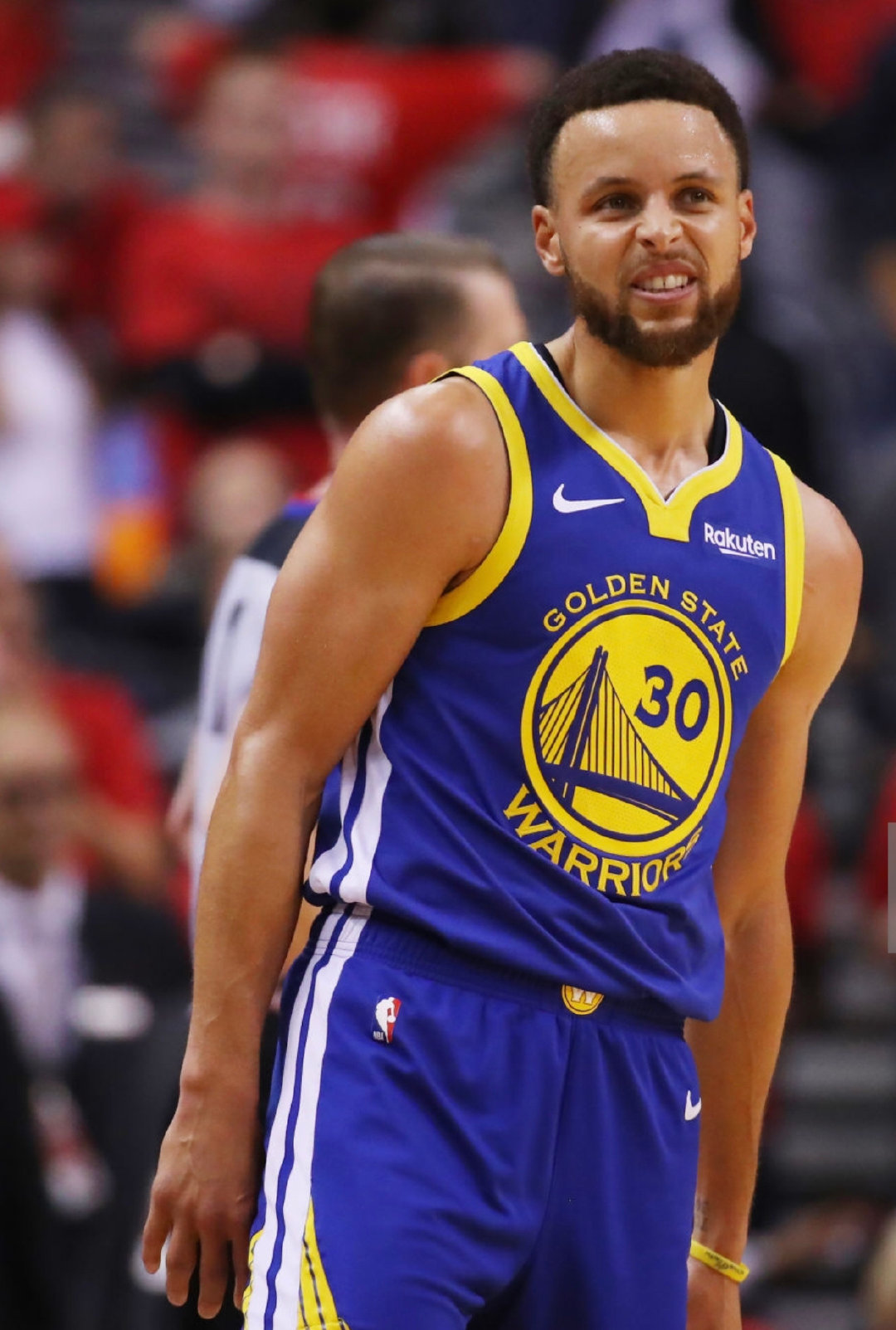 后腰回撤 后腰回撤