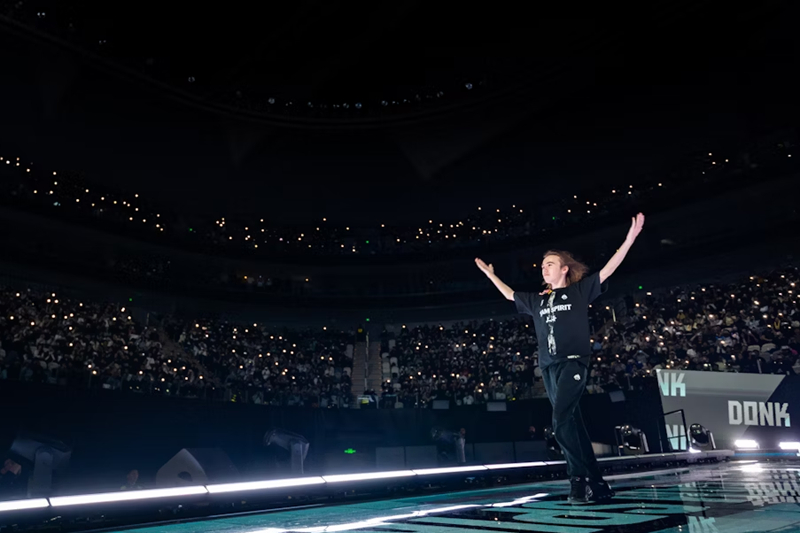 首轮接发赢 首轮接发赢