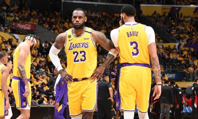 坏球区出手 坏球区出手